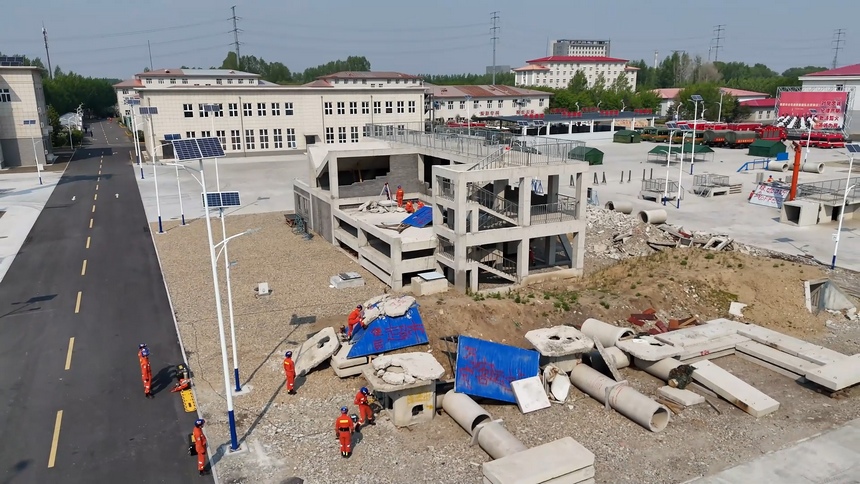 黑龙江省森林消防总队开展地震救援训练