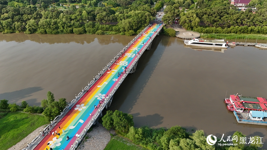 夏有涼風在冰城丨太陽島上邂逅“彩色浪漫”