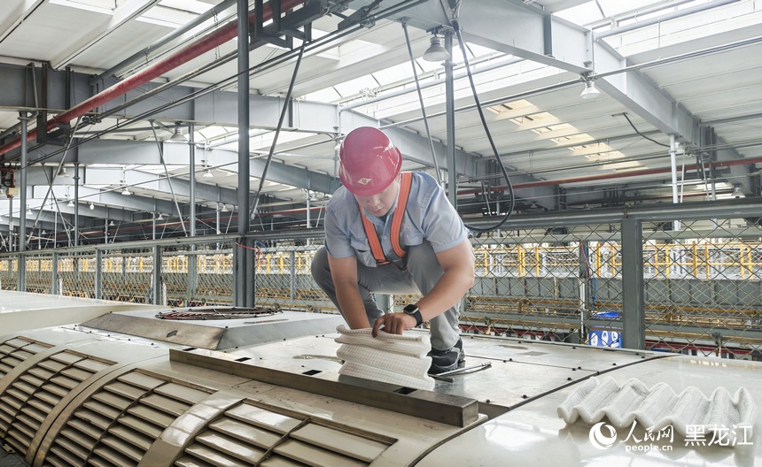 探访中国最北高铁“4S”店：“动车医生”来“体检”