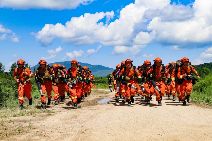 黑龙江省森林消防总队打好秋防森林草原防火“主动仗”