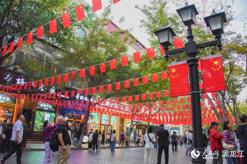 迎国庆！满眼尽是“中国红”