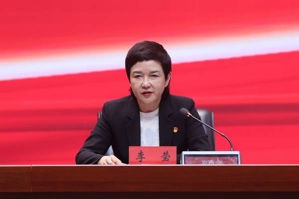 黑龍江省發改委黨組成員、副主任，省糧儲局黨組書記、局長李瑩。石啟立攝