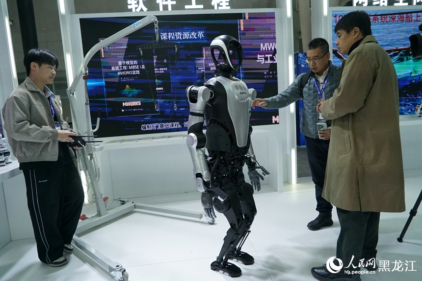 2025中国计算机大会启幕 万余名嘉宾共话“数智赋能、无限可能”