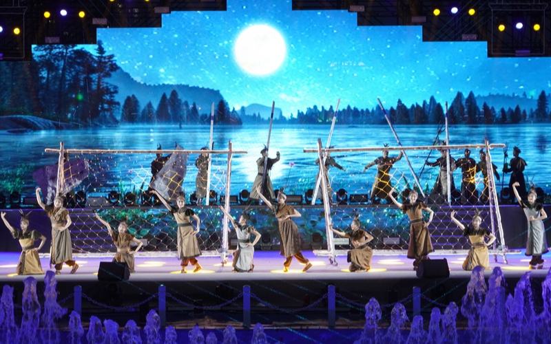 今冬冰雪季哈尔滨将推出200余场演出活动