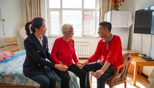 鸡西市福彩中心开展“公益福彩 益路花开”走进公益机构活动