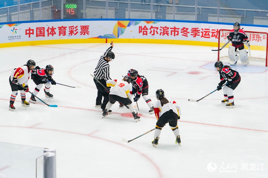 2025年全国3-on-3青少年冰球公开赛总决赛在哈尔滨开赛