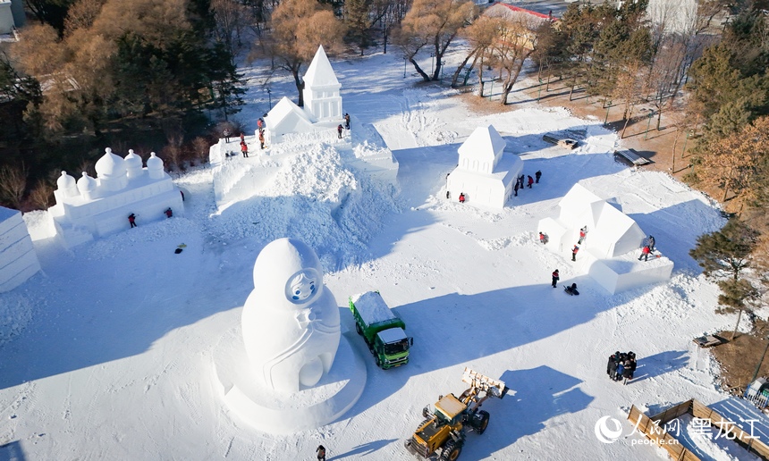 “冰雪+萌宠”即将亮相 第38届哈尔滨太阳岛雪博会紧锣密鼓建设中