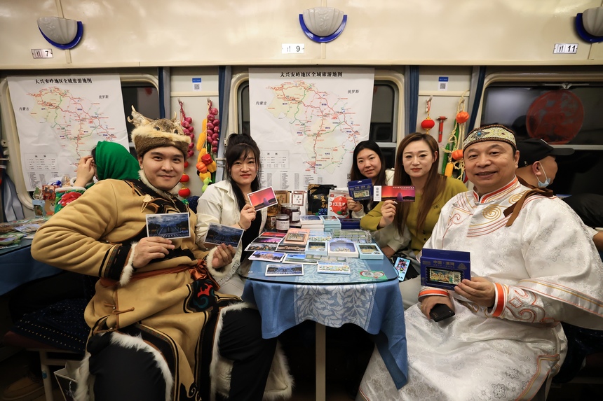 黑龙江开行今冬首趟东北民俗文化主题列车