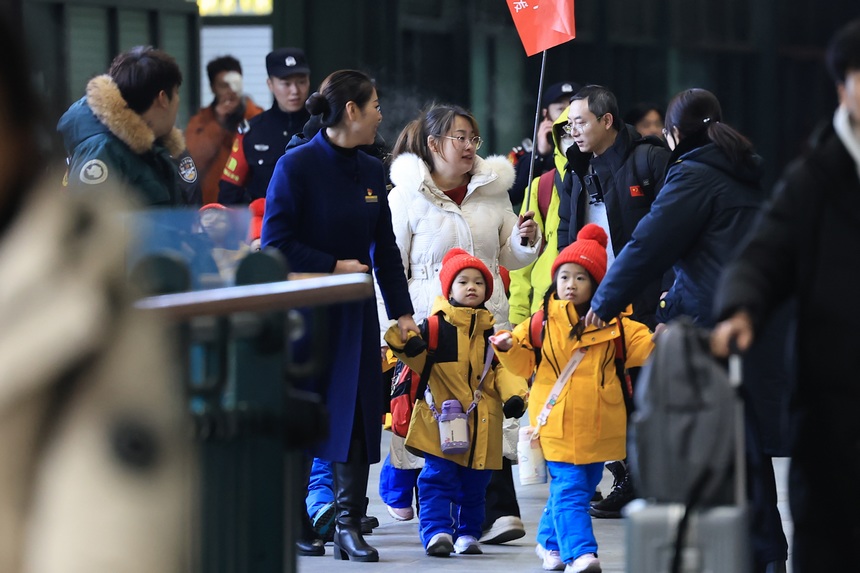 广西“小砂糖橘”连续三年坐着火车“闯北极”