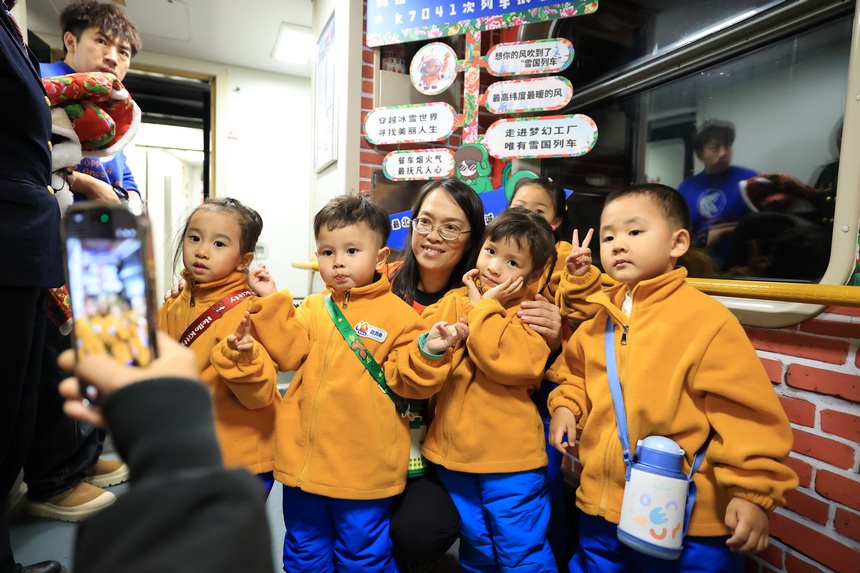 广西“小砂糖橘”连续三年坐着火车“闯北极”