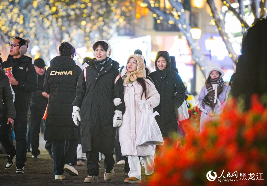 哈尔滨：百年老街点亮璀璨灯火