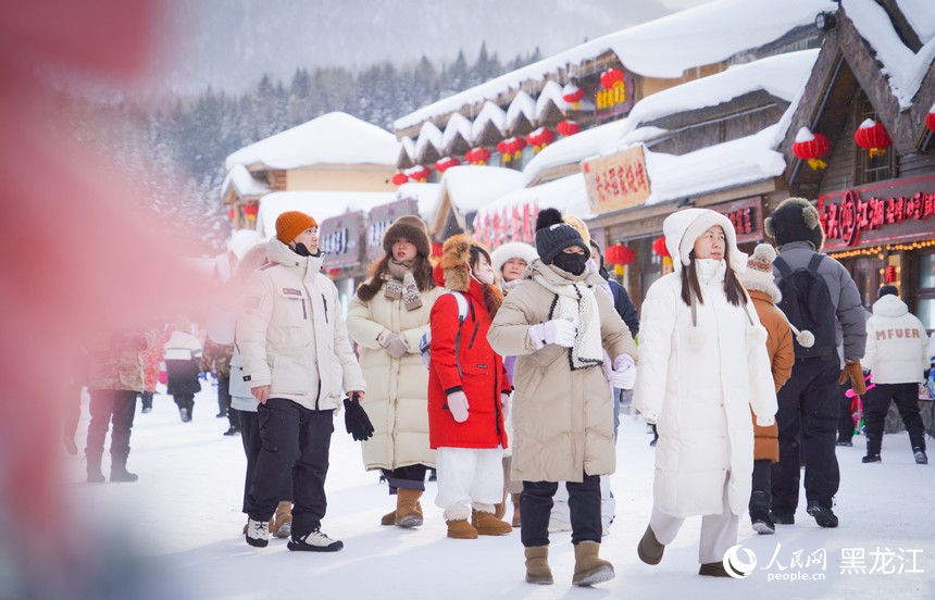 冬日雪乡醉游人