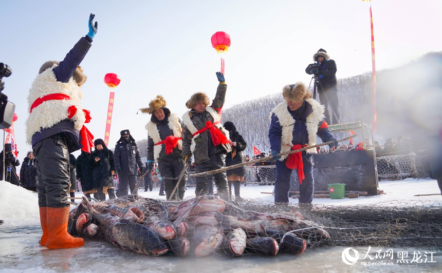 牡丹江：镜泊湖冬捕焕发渔猎文化新活力