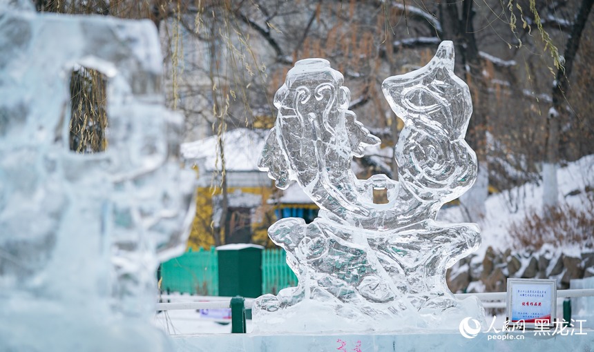 哈尔滨：流光溢彩赏冰灯