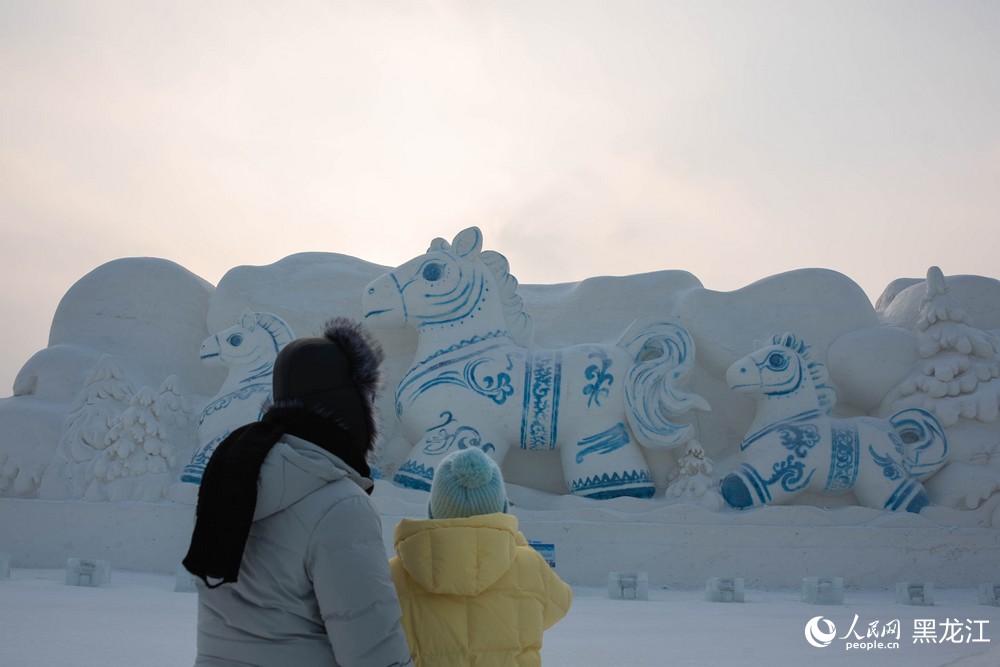 新春走基层丨“冰马”奔腾迎新春