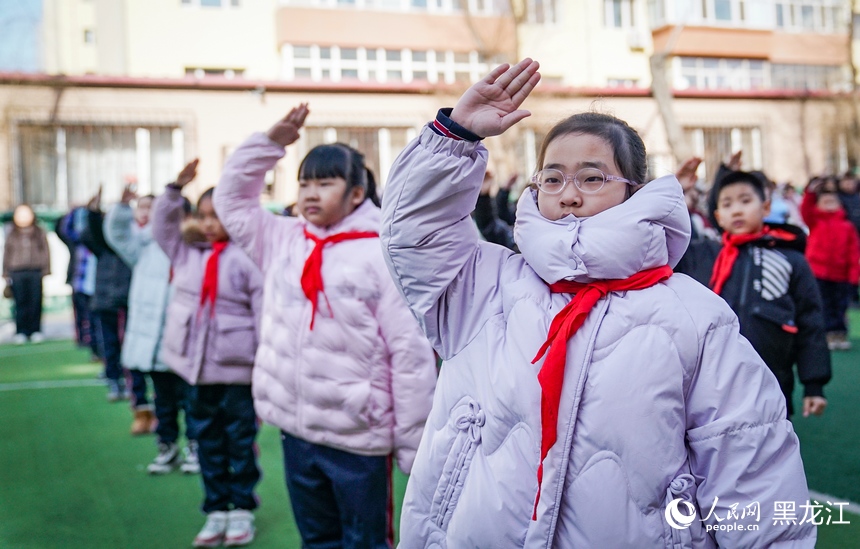 哈尔滨市中小学迎来“开学第一课”