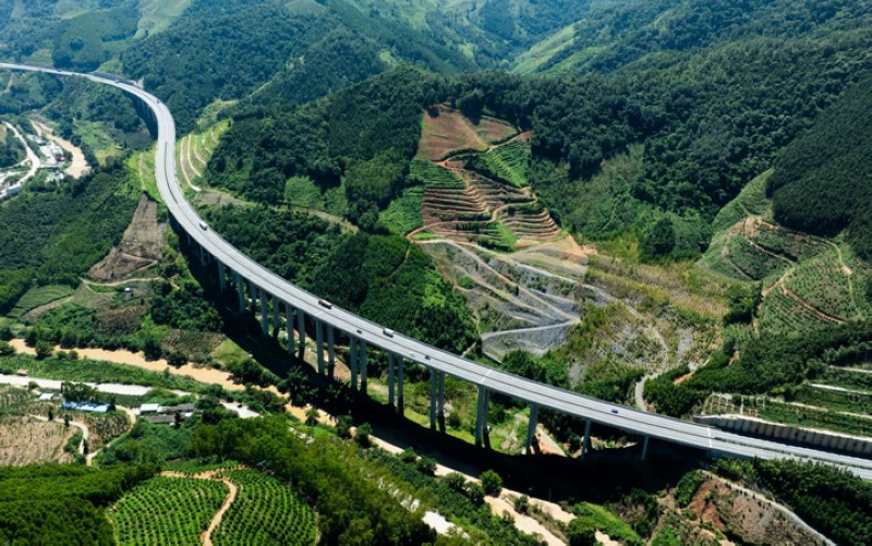 我國評定高速公路一級服務區365對