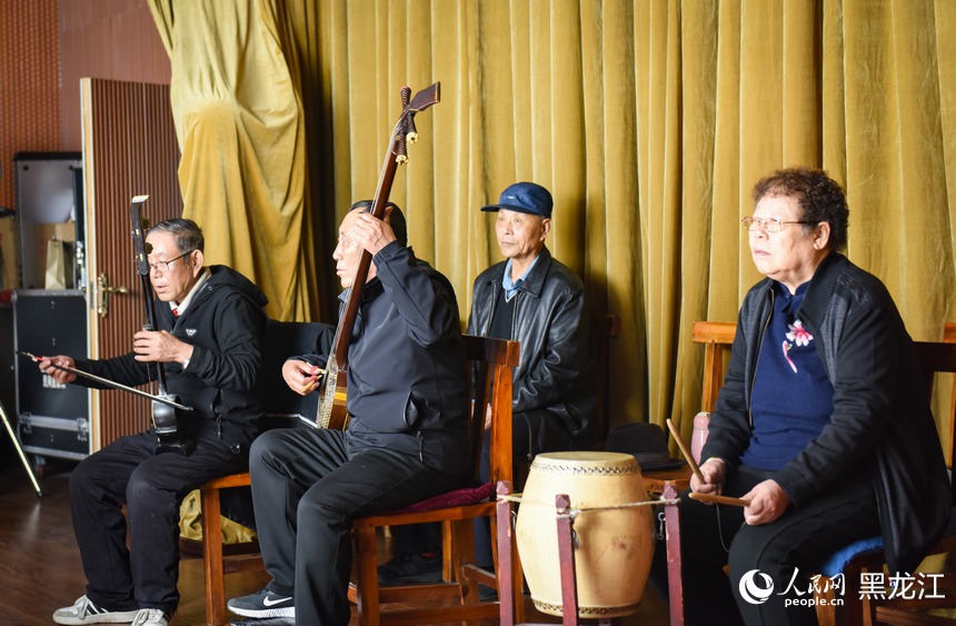 “非遺+創新”雙輪驅動 望奎皮影戲“古韻”煥發新生機