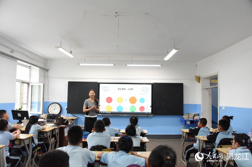与“爱”童行暖“童”心！黑龙江福彩公益行暖心护航学生成长