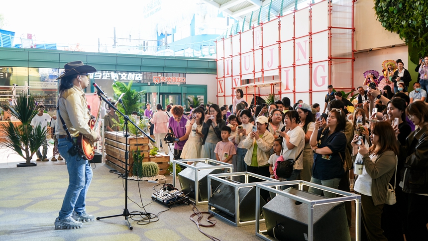 创意地铁广场亮相 哈尔滨极地公园“喜悦境”正式免费开放