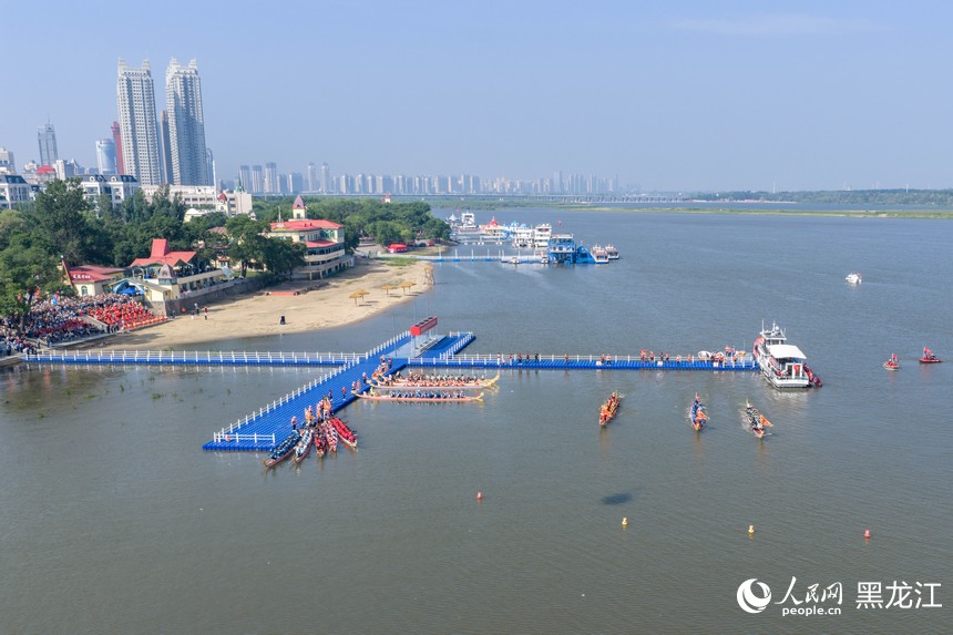 挥桨破浪！哈尔滨近400名运动员龙舟争锋