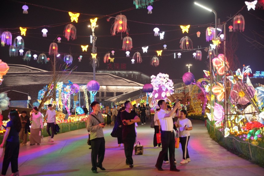 来哈尔滨国际啤酒节 感受冰城夏日的欢乐与活力