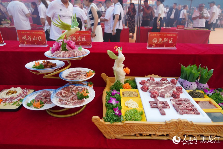 技竞鹤城、匠心铸烤 黑龙江省烤肉美食技能大赛推动烤肉产业技能人才队伍建设