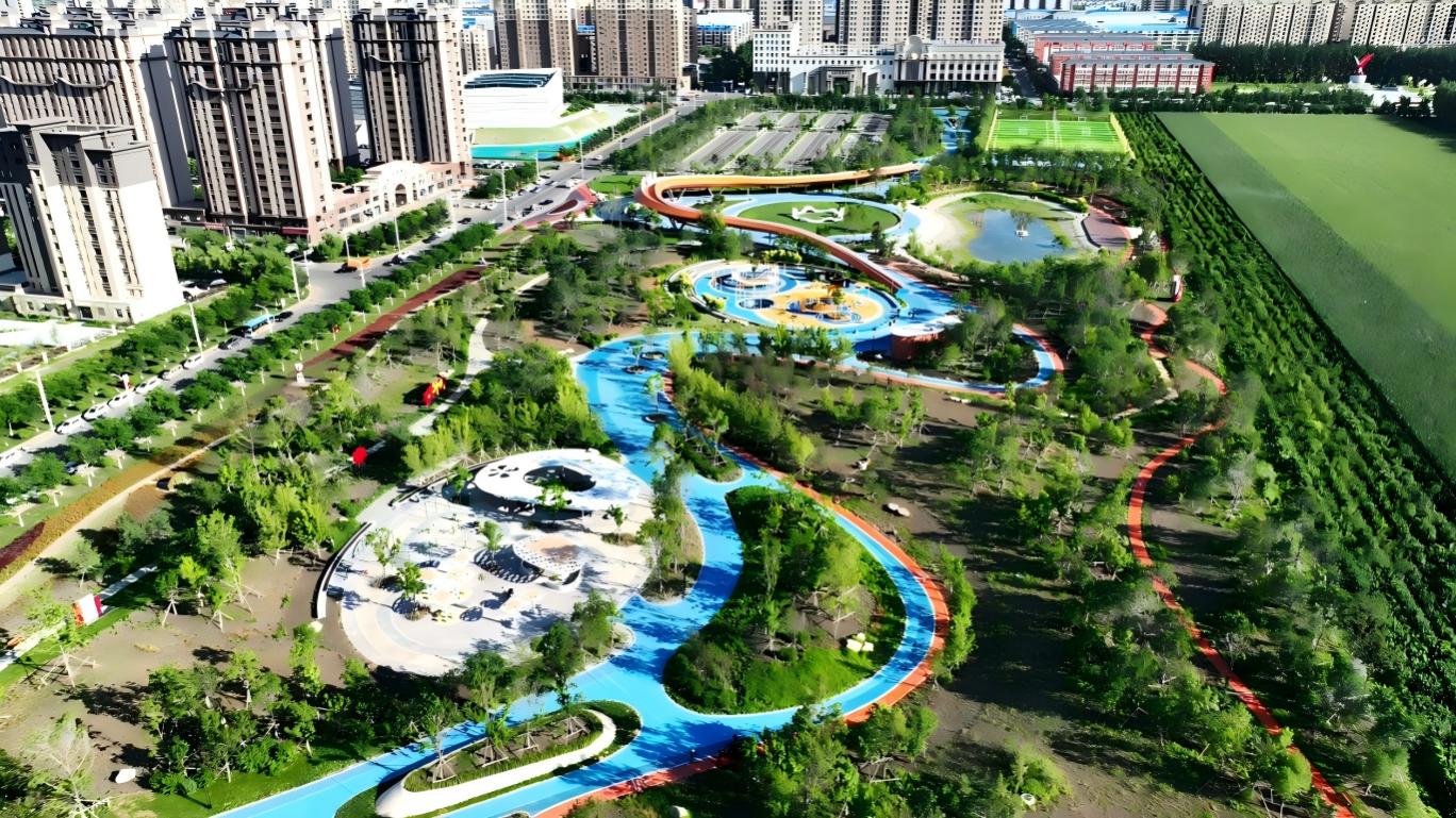 桦南县体育公园俯瞰图。张方浩摄