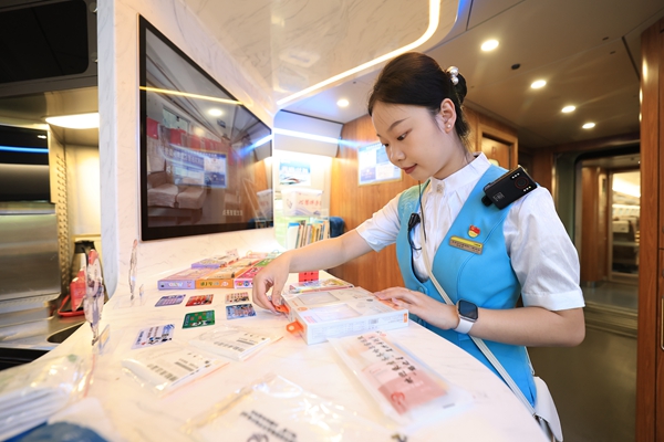 “关东情·白山黑水享清凉”旅游计次票由中国铁路哈尔滨局集团有限公司与中国铁路沈阳局集团有限公司联合推出。徐率摄