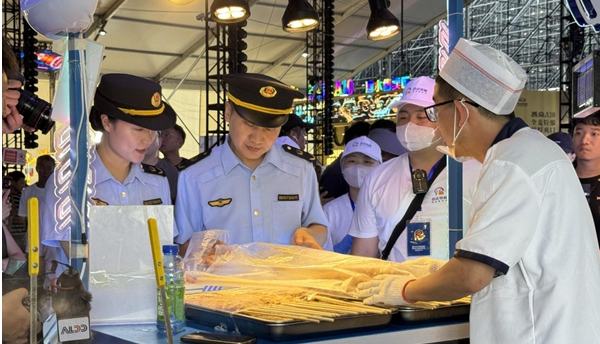 哈爾濱啤酒節“你點我檢”守護暢飲