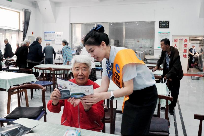 反詐知識案例宣傳深受老年群體歡迎。