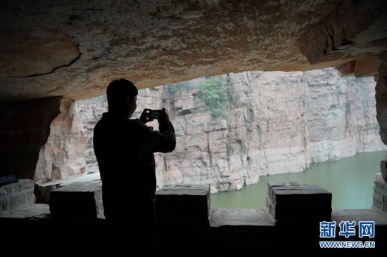 ���»��ӽ磩��4�����̫�еġ��ұڹ�·��